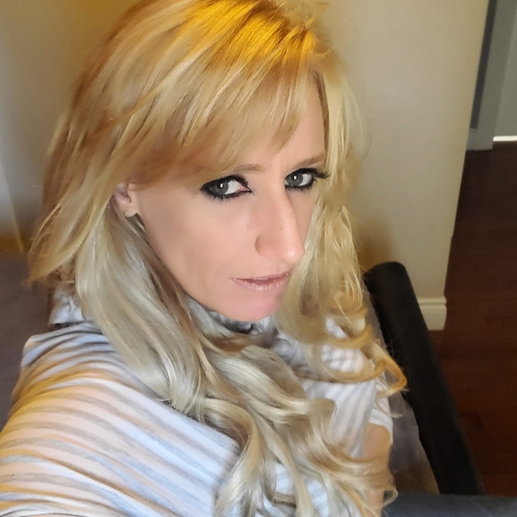 Meet your Posher, Kristy - Picture 1 of 1